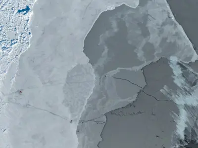 RK---Sikut-different-layers-of-ice.jpg